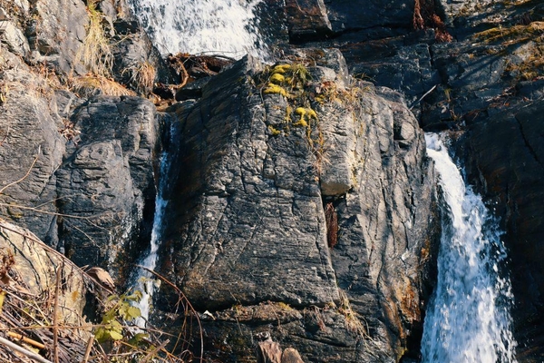 Уюновский водопад южно сахалинск фото